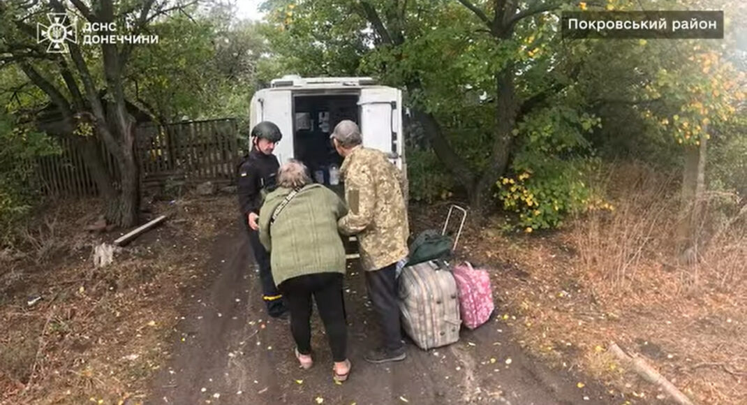 С начала октября спасатели Донетчины эвакуировали из прифронтовых районов Покровска 48 человек (видео)