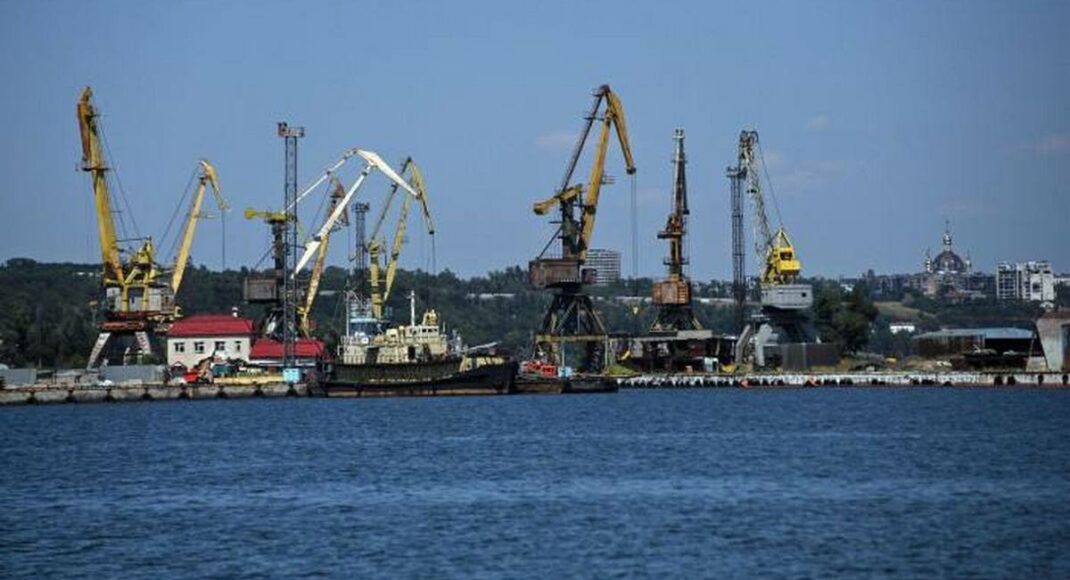 Окупанти перетворюють Маріуполь на головний логістичний пункт для вивозу краденого зерна та металу, — спротив