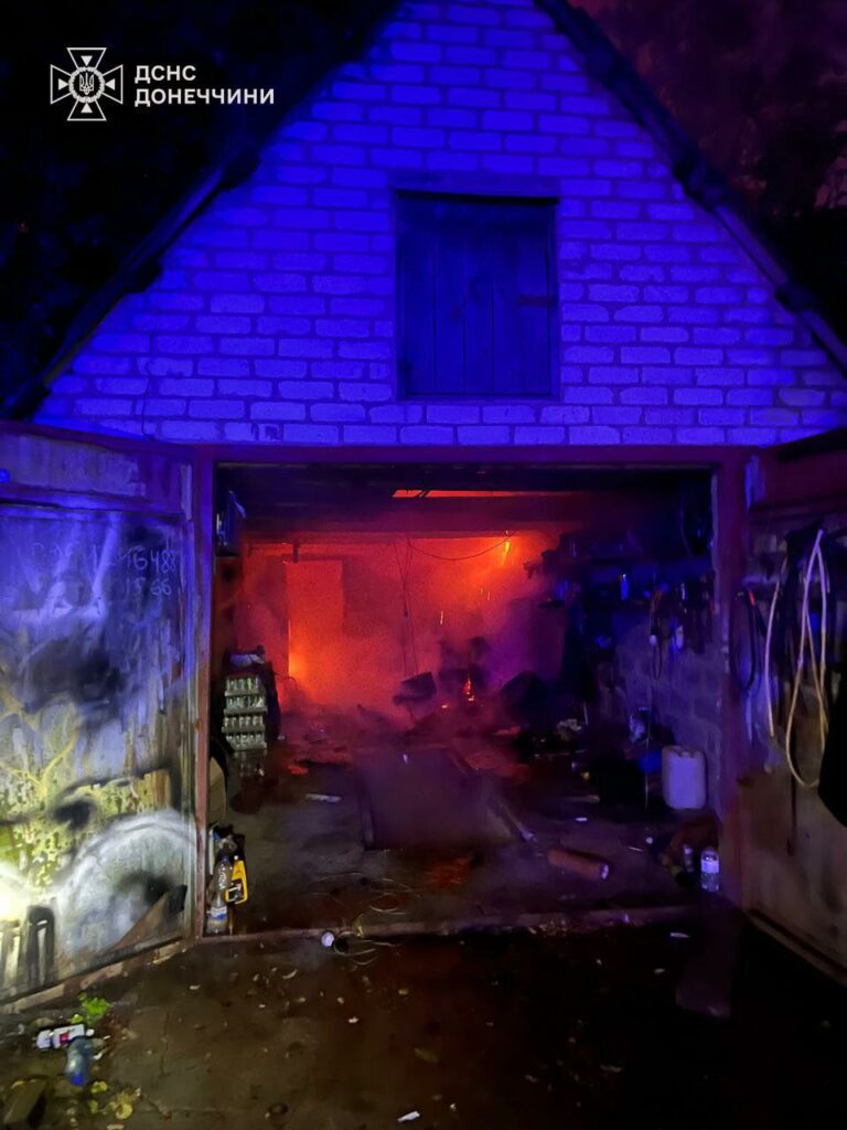 У Краматорському районі рятувальники ліквідували пожежу господарчої споруди