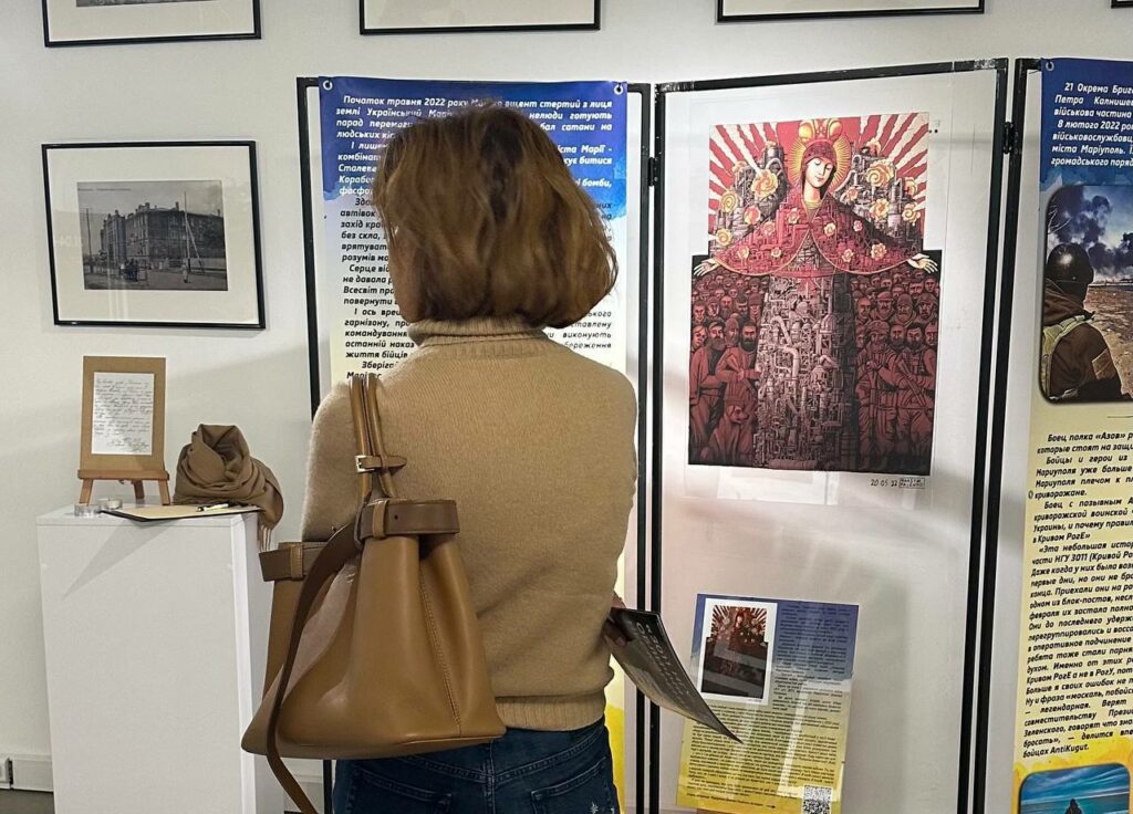 В Днепре открыли выставку о нацгвардейцах-защитниках Мариуполя 3