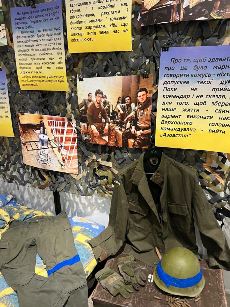 В Днепре открыли выставку о нацгвардейцах-защитниках Мариуполя 6