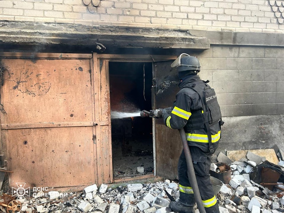 У Лиманській громаді минулої доби рятувальники ліквідували дві пожежі, одна з яких спричинена ворожим обстрілом
