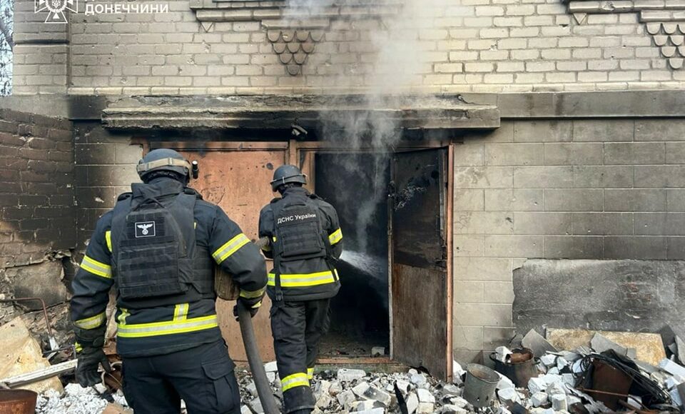 У Лиманській громаді минулої доби рятувальники ліквідували дві пожежі, одна з яких спричинена ворожим обстрілом