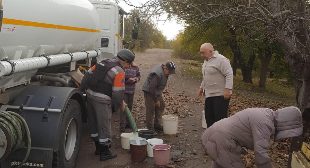 Вчера спасатели подвезли жителям Донетчины 20 тонн воды