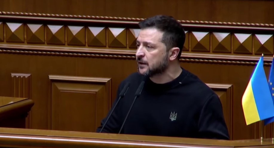 Зеленский заявил, что в Украине не собираются снижать мобилизационный возраст