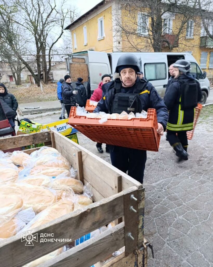 Більше тонни гуманітарної допомоги доставили рятувальники мешканцям Краматорського району
