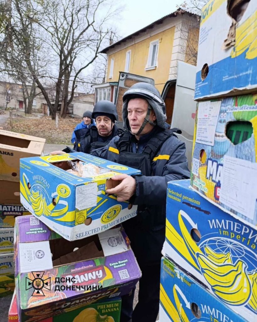 Більше тонни гуманітарної допомоги доставили рятувальники мешканцям Краматорського району