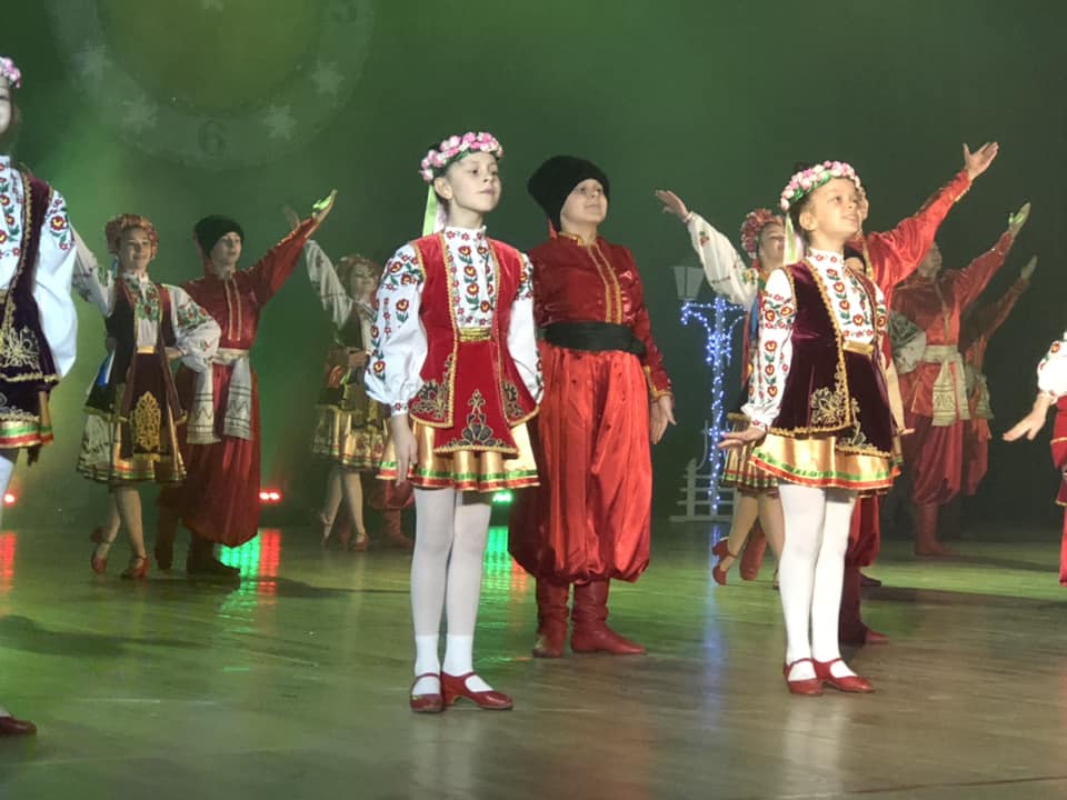 Діти з батьками з Сіверськодонецької громади у Дніпрі відвідали новорічний концерт