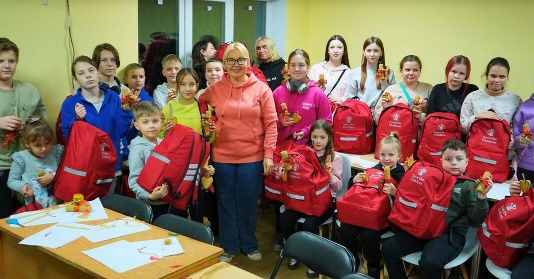 Діти Лисичанської громади отримали до Різдва рюкзаки від благодійників (фото)