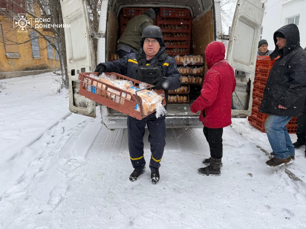 Минулої доби рятувальники доставили більше тонни гуманітарної допомоги мешканцям Краматорського району