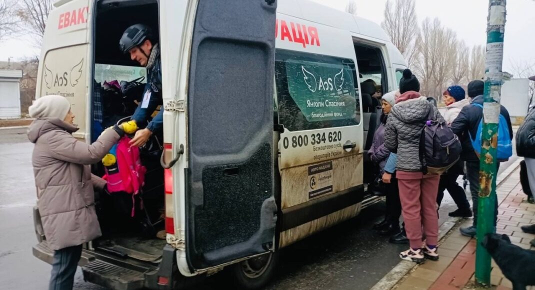 Служба у справах дітей Покровської міської ради продовжує евакуацію родин з дітьми