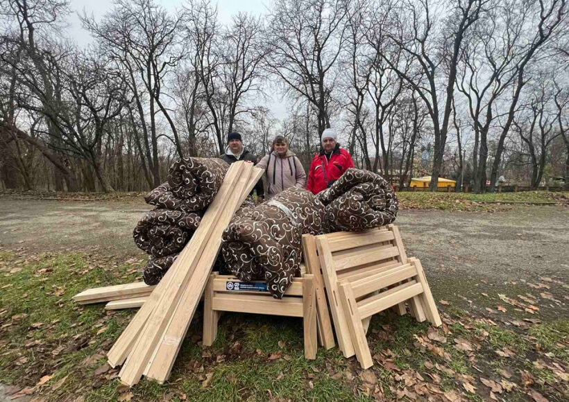 У Кам’янець-Подільському ВПО з Бахмута отримали ліжка від "Подільської Перлини" (фото)