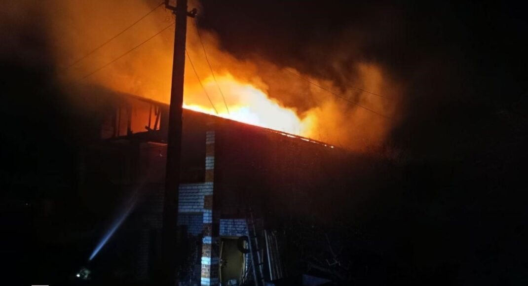 У Лимані рятувальники ліквідували дві пожежі за добу, одна з яких спричинена ворожим обстрілом