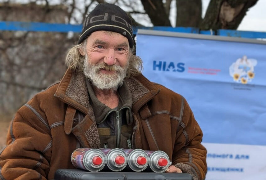 Жителям прифронтових сіл Комарської громади привезли портативні газові плити (фото)