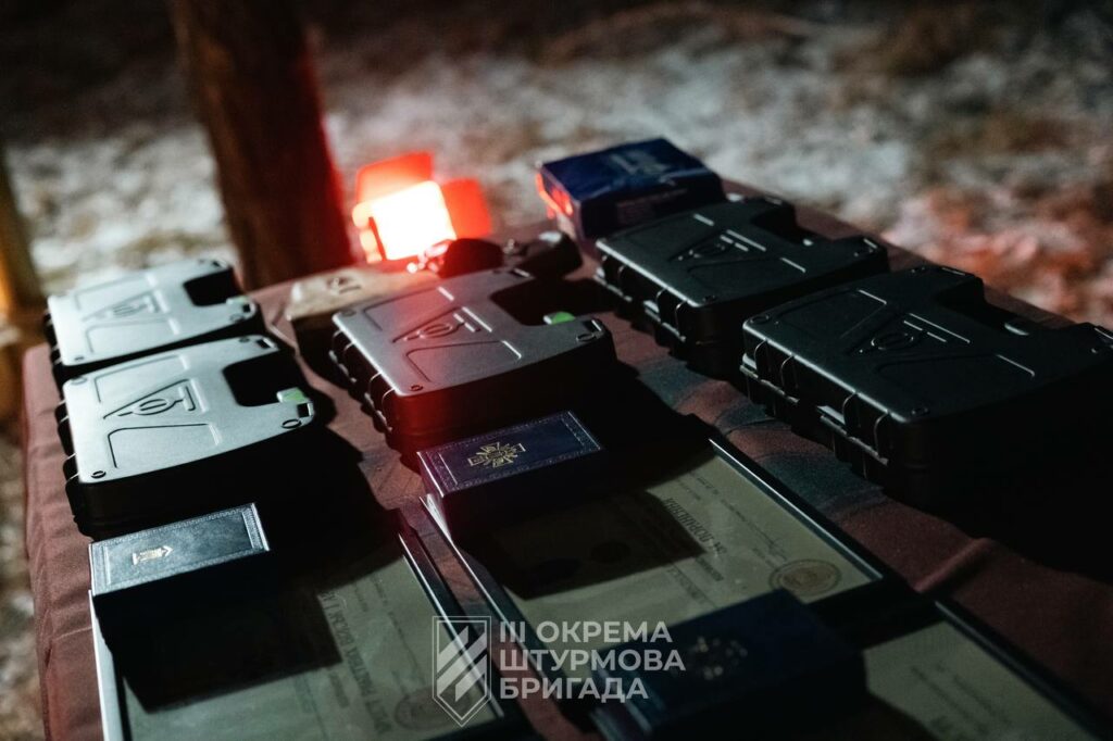 За личное мужество и исключительную храбрость во время защиты Украины наградили артиллеристов из Третьей штурмовой