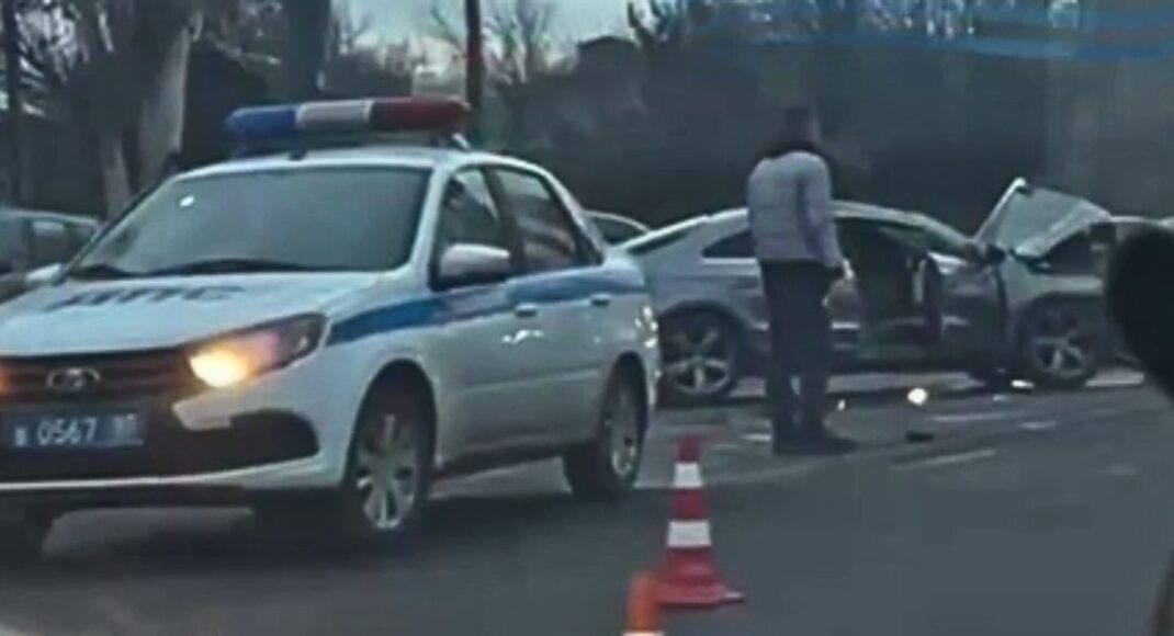 В оккупированной Макеевке ДТП с участием полицейского автомобиля: есть пострадавшие