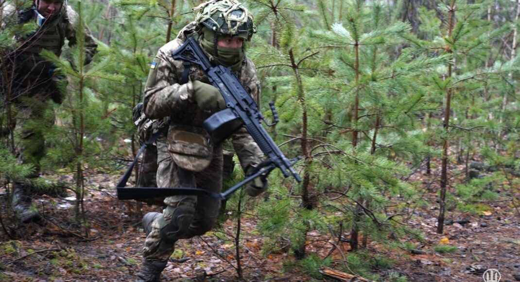 С начала суток на фронте произошло 117 боевых столкновений: где больше всего