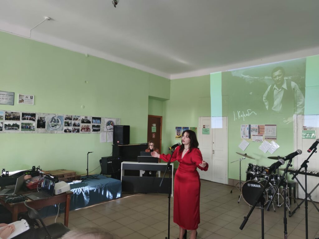 На Хмельниччині відбувся концерт до 80-річчя від дня народження Івана Карабиця