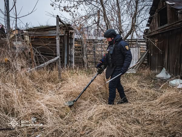 Минулої доби на Донеччині піротехніки ДСНС знищили 13 одиниць вибухонебезпечних предметів