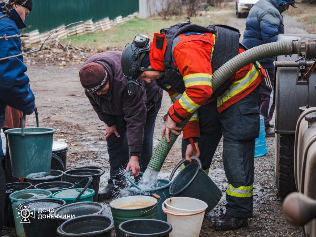 Рятувальники доставили воду мешканцям Краматорського району