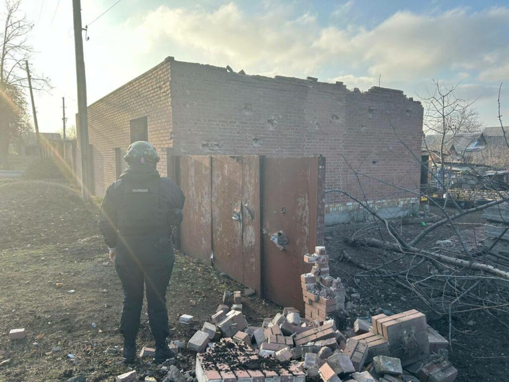 Щонайменше 1 людина загинула та 4 поранені внаслідок сьогоднішніх обстрілів Донеччини