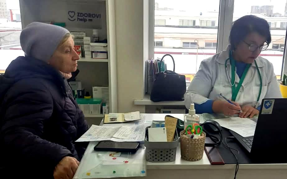 В гуманитарном хабе Торецкой громады в Хмельницком продолжается прием пациентов