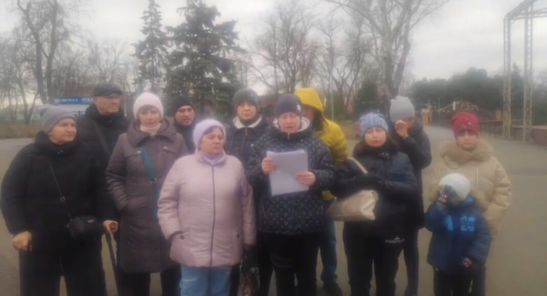 В окупованому Маріуполі місцеві заявляють, що не можуть зареєструвати власні квартири та будинки