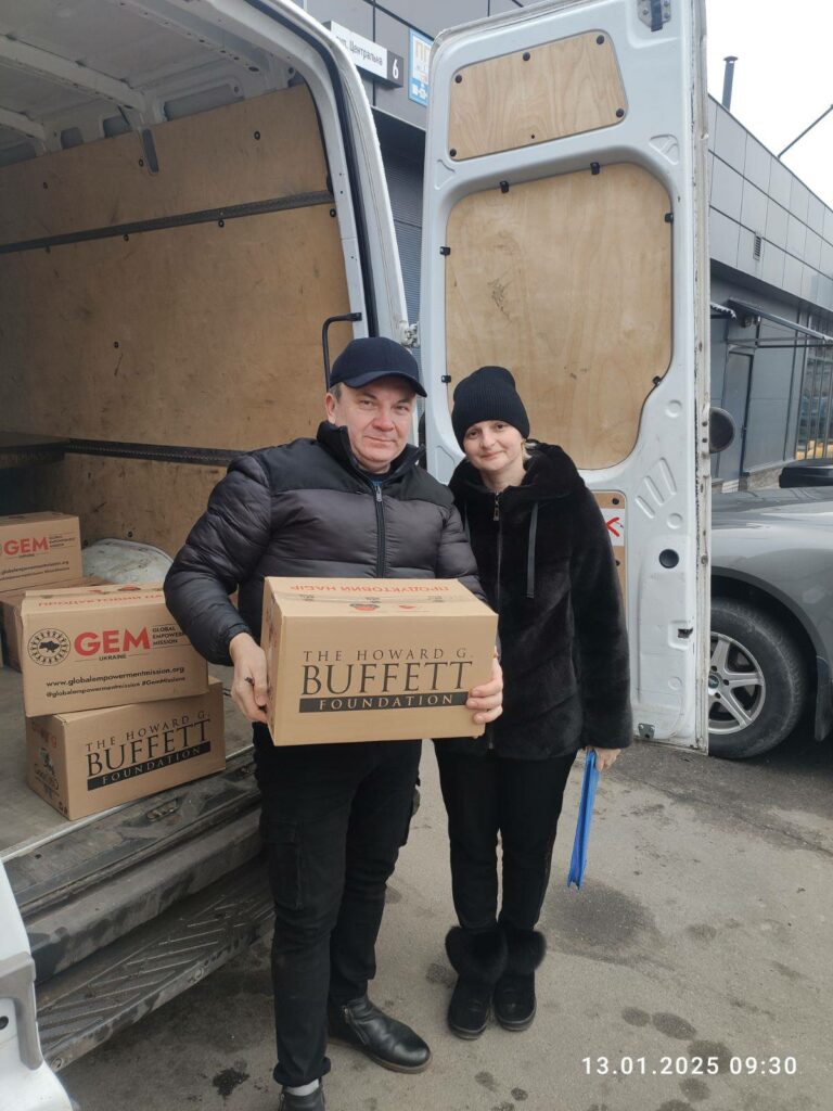 Жители Очеретинского общества получили продовольственные наборы на Днепропетровщине