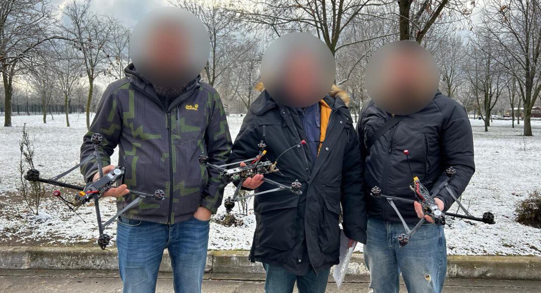 Понад 150 дронів передала громада з Хмельниччини для українських захисників на східні напрямки (фото, відео)