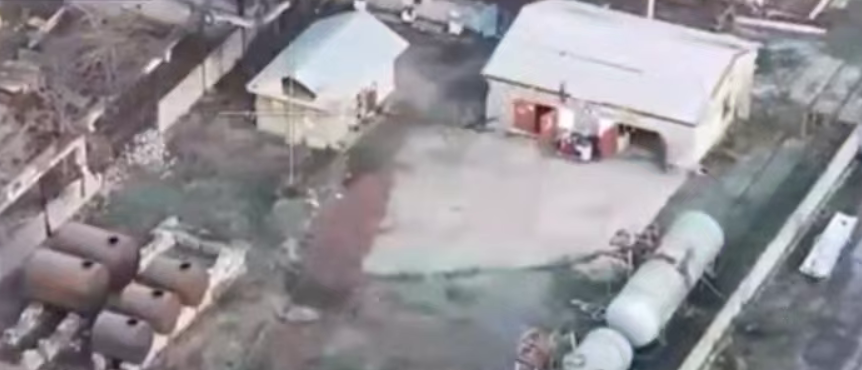 Українські захисники показали кадри ураження ворожої піхоти західніше Курахового на Донеччині (відео)