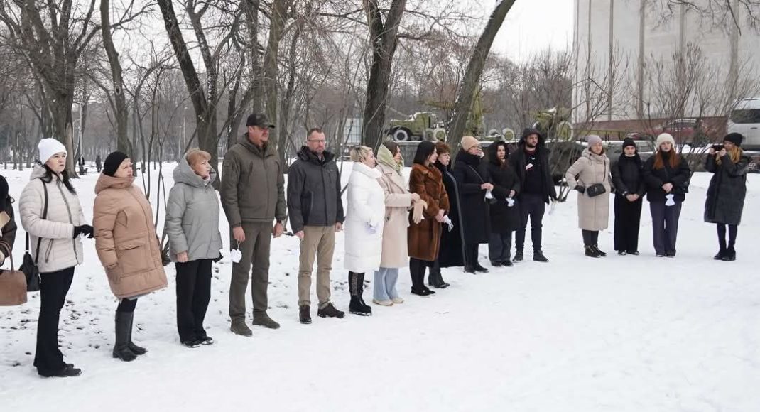 Громадськість Луганщини провела "тиху" акцію "Ангели пам’яті" (фото)