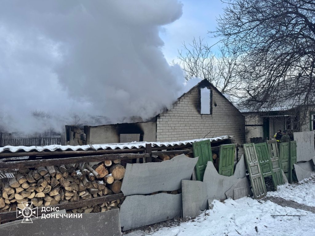 На Донеччині надзвичайники ліквідували наслідки ворожих ударів