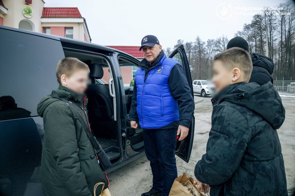 Ще 8 українських дітей вдалося повернути додому