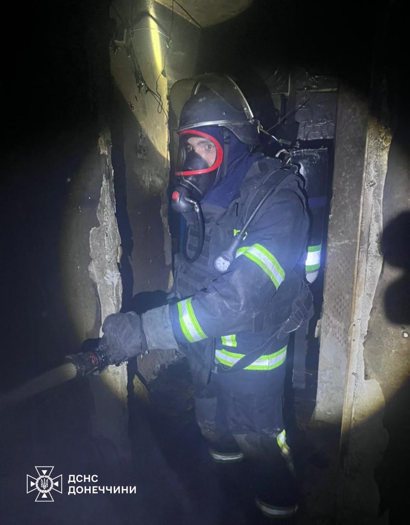 У Добропіллі ліквідували пожежу в п'ятиповерховому житловому будинку