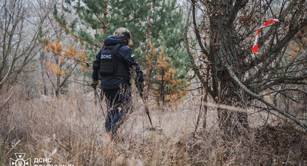 У двох районах Донеччини сапери вилучили понад 25 вибухонебезпечних предметів (фото)