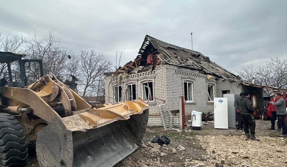 У Куртівці на Донеччині, де вчора росіяни вбили 3-річну дівчинку та її матір, досі залишаються діти