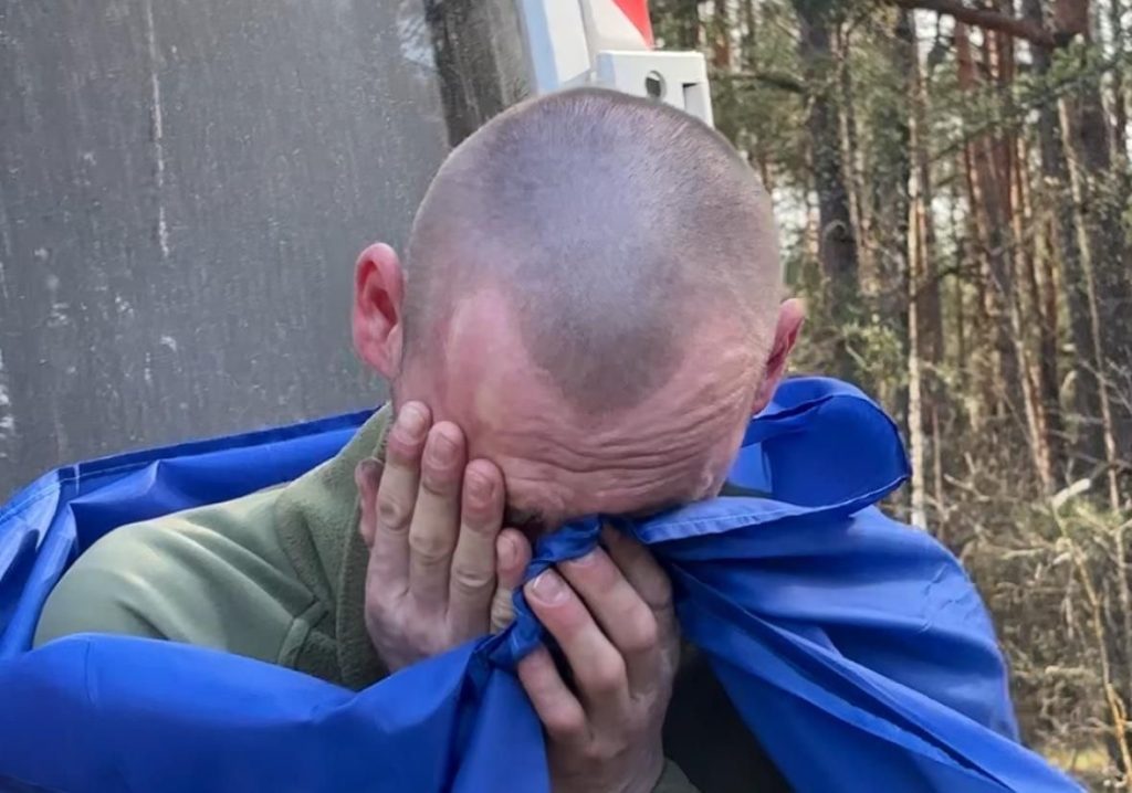 Еще 277 воинов вернулись домой из русского плена.