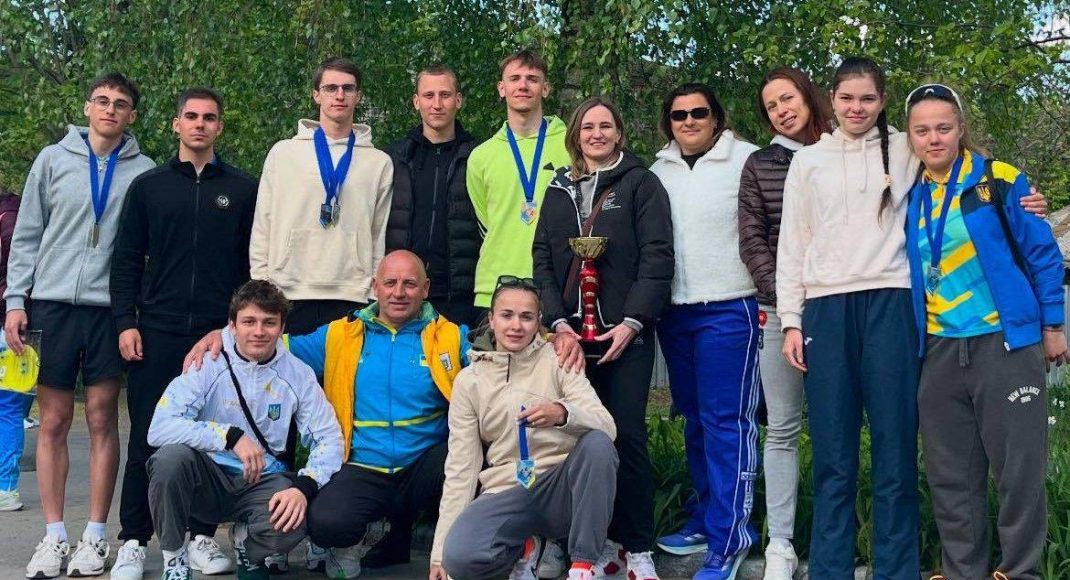 Тріатлоністи зі Слов'янської громади стали переможцями та призерами чемпіонатів України (фото)