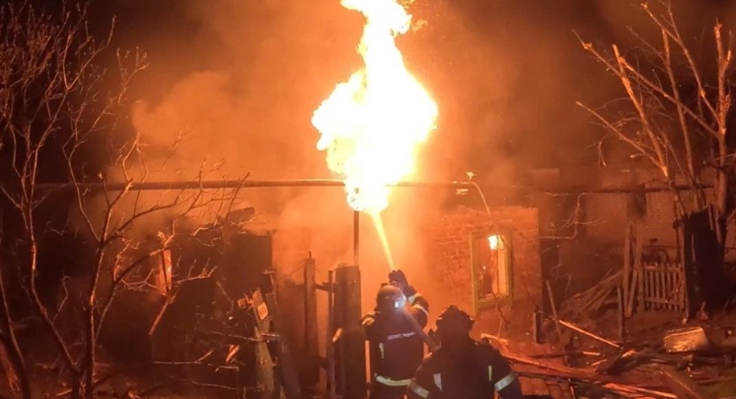 Вогнеборці Донеччини ліквідували 4 пожежі, 2 з яких спричинені російськими обстрілами (фото)