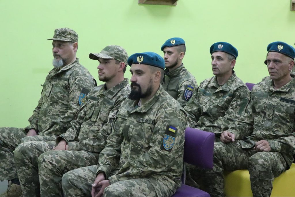 Морские пехотинцы, защищающие Донетчину, получили награды Совета обороны области