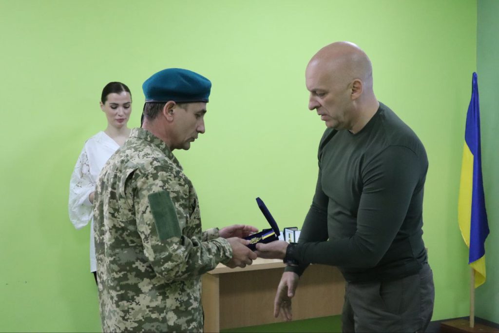 Морские пехотинцы, защищающие Донетчину, получили награды Совета обороны области