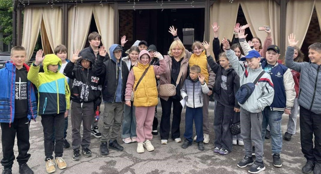 В Закарпатье на отдых с Донетчины отправились 24 ребенка