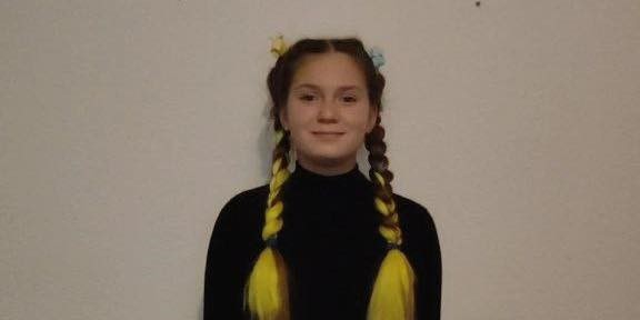 Юная вокалистка из Рубежного одержала победу в международном и украинском конкурсах искусств (фото)