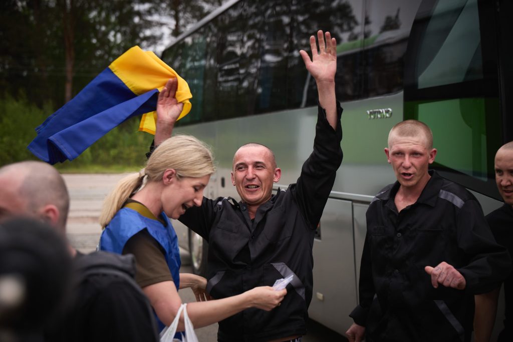 Третю частина обміну тисячу на тисячу завершено