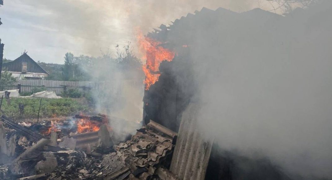 У Костянтинівці вогонь охопив дві господарчі споруди