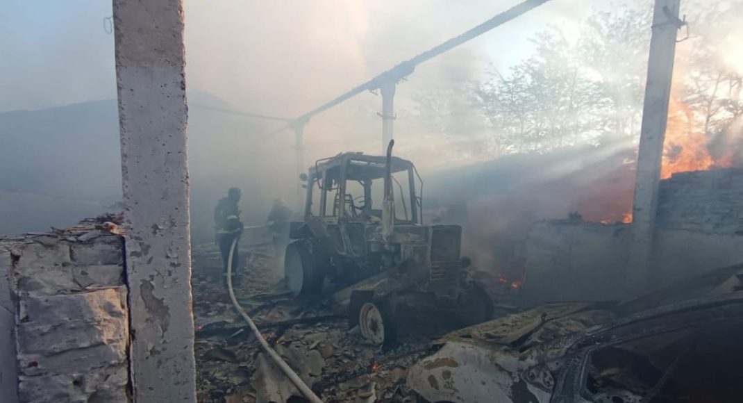 У Краматорському і Покровському районах виникли пожежі після ворожих обстрілів