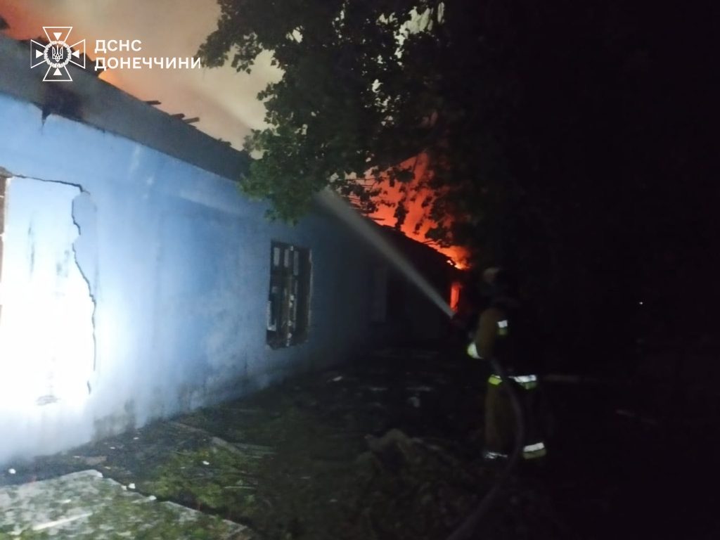 У Новодонецькій громаді на Донеччині вогнеборці ліквідували масштабні пожежі, є поранені