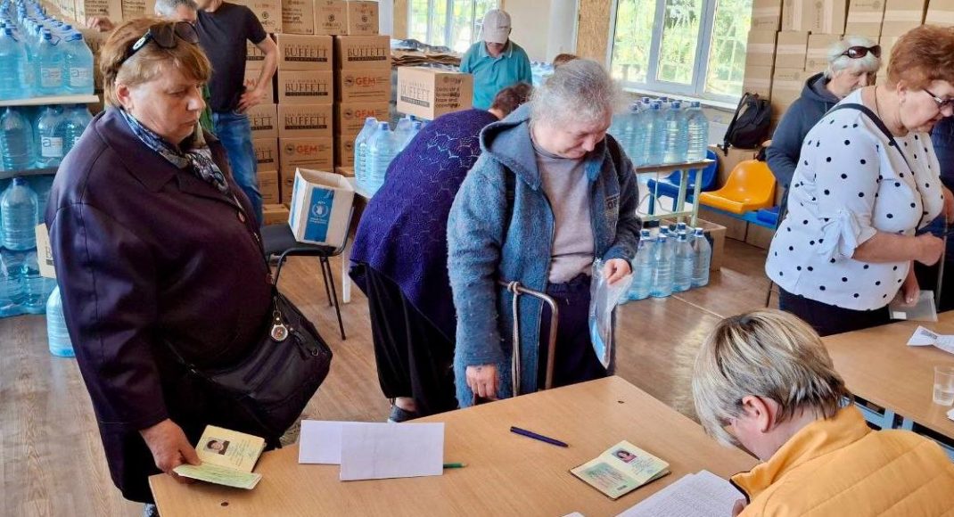 Жителі Біленького на Донеччині отримали гуманітарну допомогу (фото)