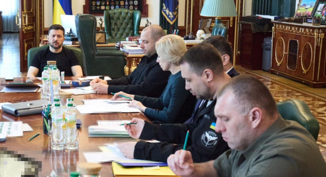 Зеленський провів нараду з підготовки обміну тисяча на тисячу полонених (фото)
