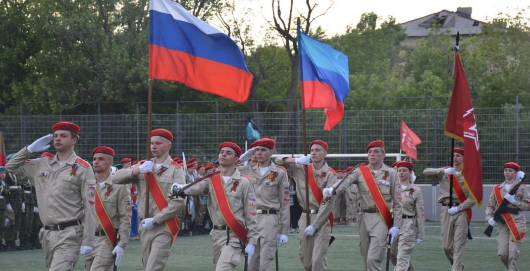Милитаризация детей в так называемой "лнр": оккупанты собираются усилить взаимодействие с "юнармией"
